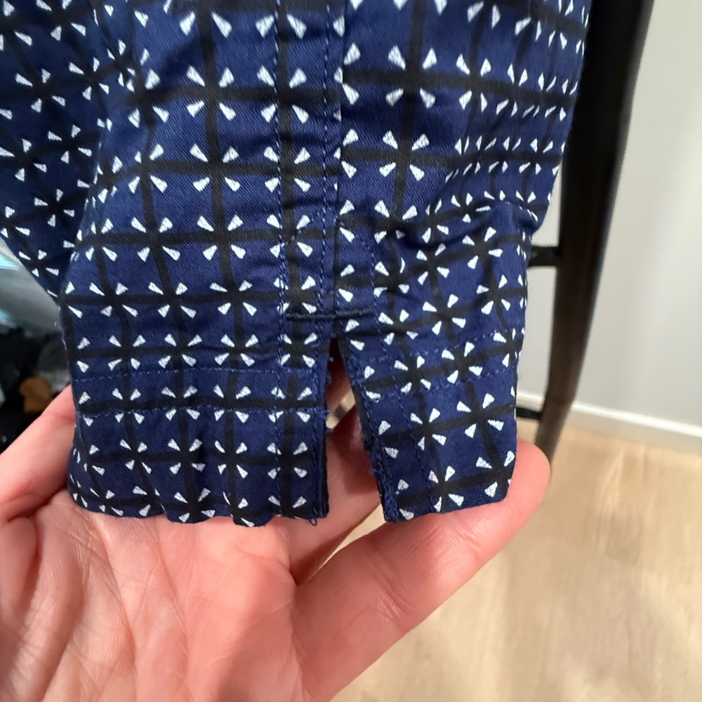 Banana Republic Navy and White Patterned Men's Shirt - Picture 6 of 8